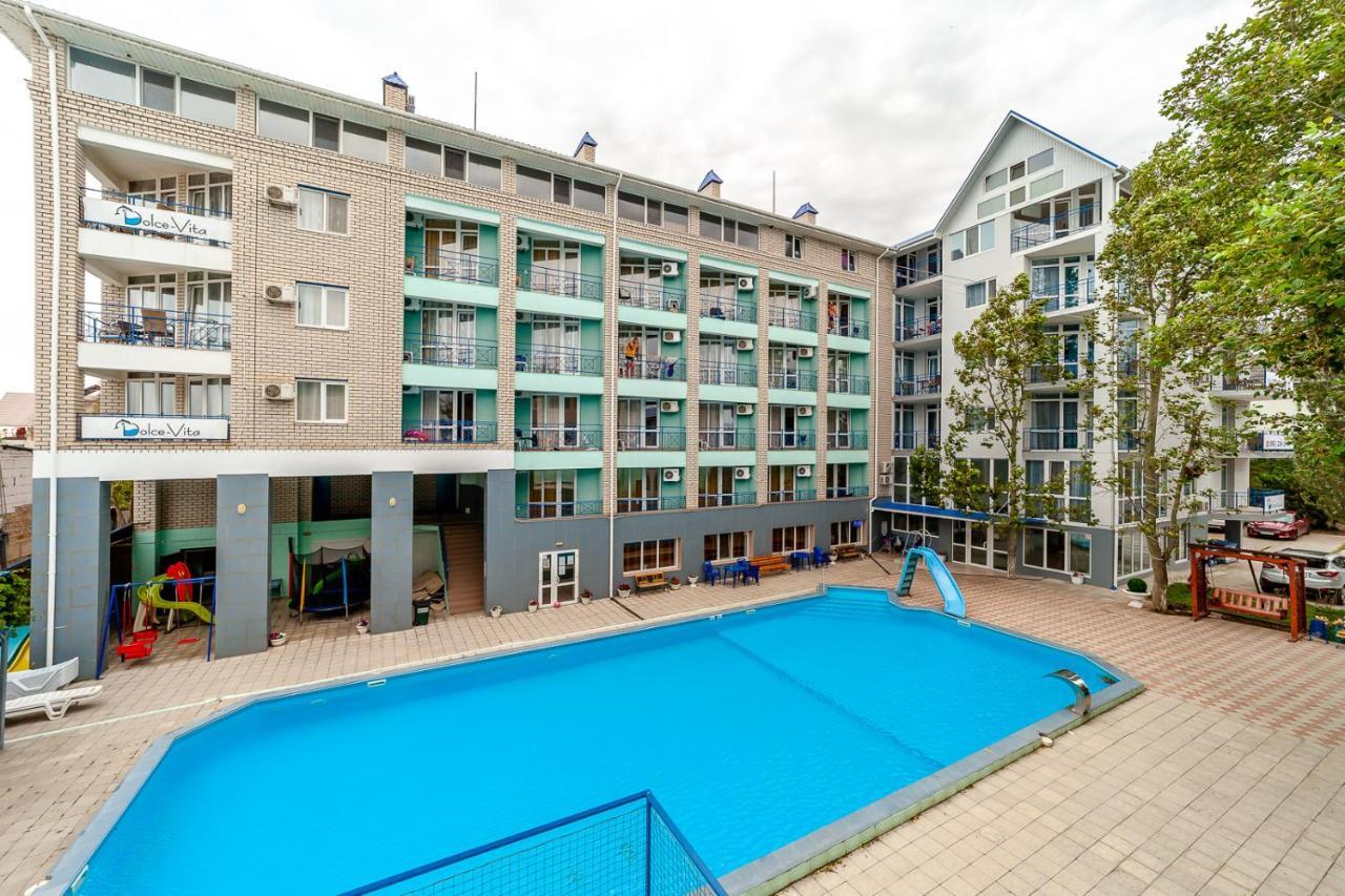 Dolce Vita Resort Hotel Zaliznyi Port Luaran gambar