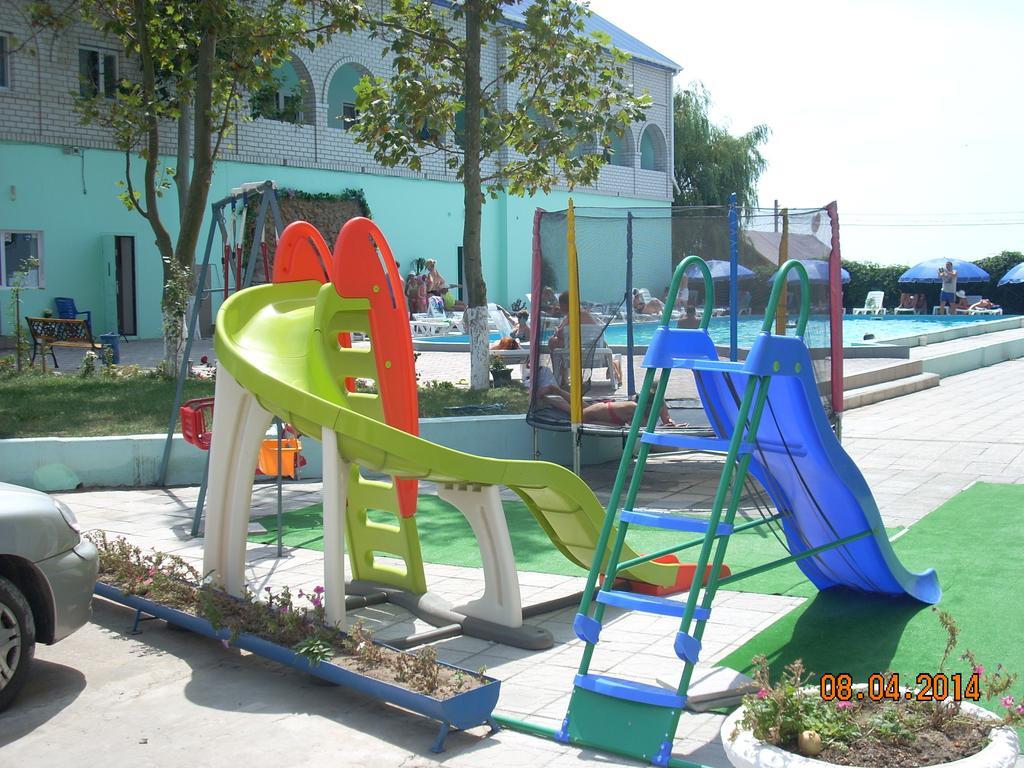 Dolce Vita Resort Hotel Zaliznyi Port Luaran gambar