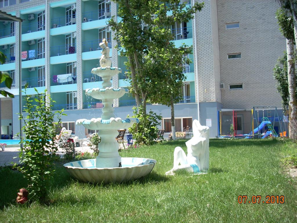 Dolce Vita Resort Hotel Zaliznyi Port Luaran gambar