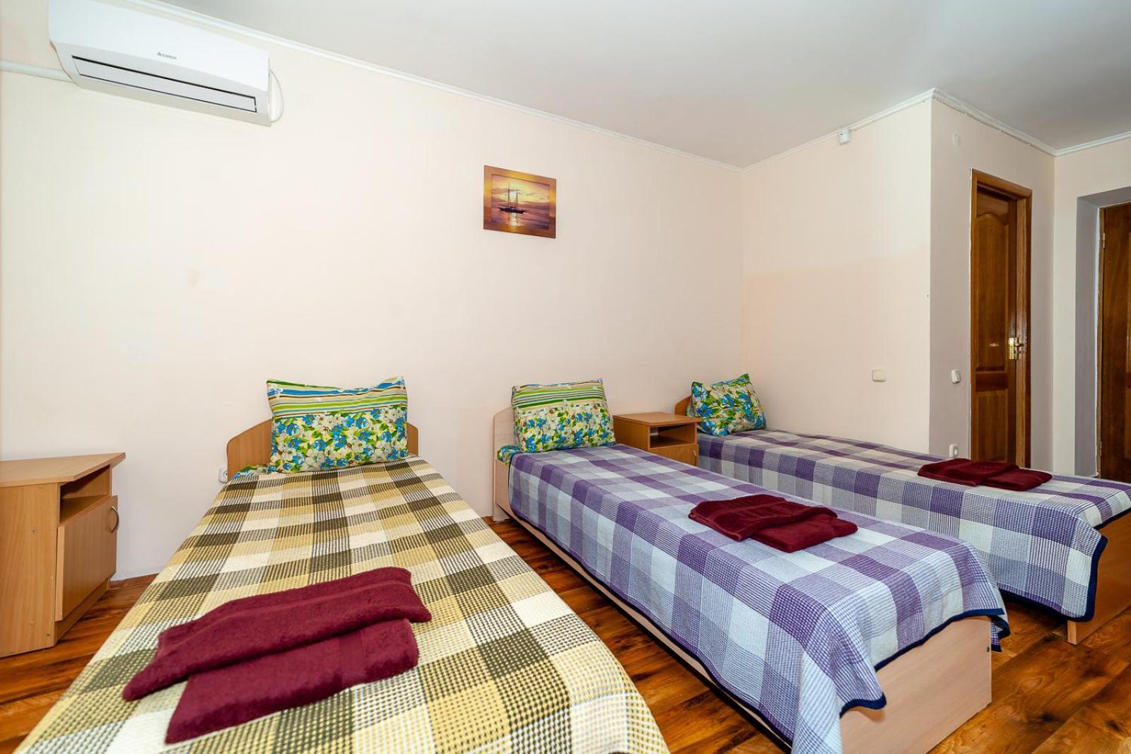 Dolce Vita Resort Hotel Zaliznyi Port Bilik gambar