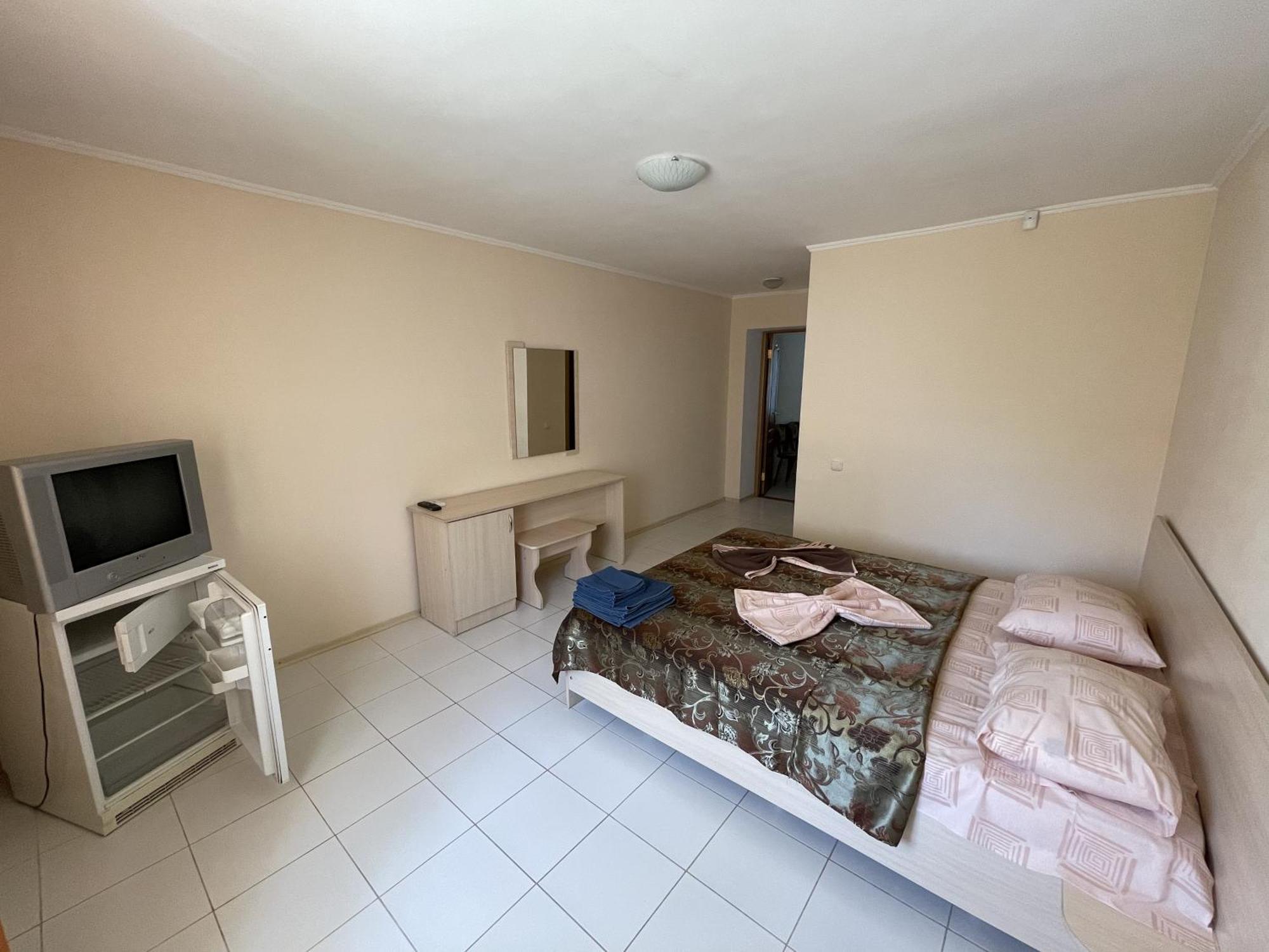 Dolce Vita Resort Hotel Zaliznyi Port Bilik gambar