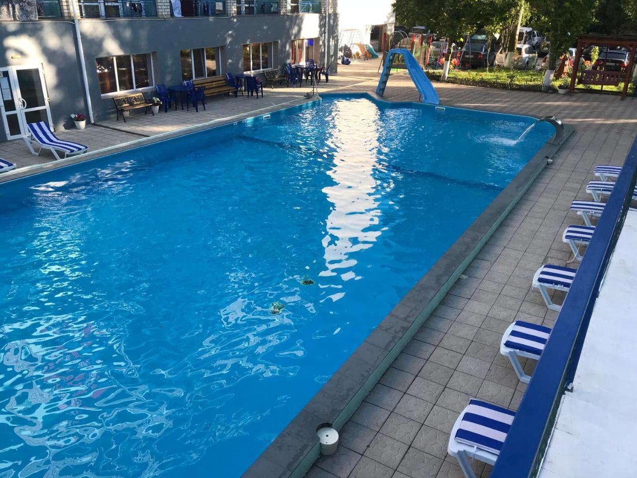 Dolce Vita Resort Hotel Zaliznyi Port Luaran gambar